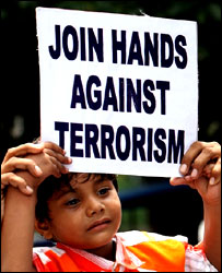 आतंकवाद का मुक़ाबला संगठित होकर करना होगा