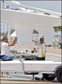 Torben Grael e Marcelo Ferreira treinam na raia de Agios Kosmas (Foto: Wander Roberto/COB)
