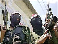 Yasser Arafat diz que anúncio de cessar-fogo é questão de horas