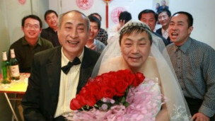 两名北京同性恋退休男性的婚礼