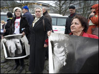 Kararı protesto eden Bosnalılar