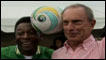 Pelé ao lado do prefeito de Nova York, Michael Bloomberg