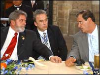 O presidente Luiz Inácio Lula da Silva e o presidente mexicano, Vicente Fox, em Guadalajara