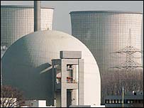 کشورهای دارنده تکنولوژی هسته ای، انتقال دانش فنی و تجهيزات هسته ای برای مصارف صلح آميز را مورد تاييد قرارداده اند