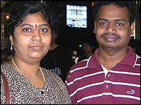 Aarthi Muniswamy e seu marido, Moorvakku, dizem que são bem tratados