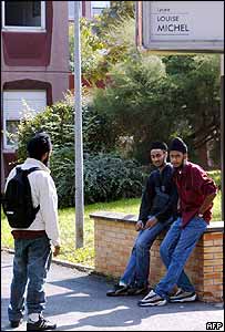 کئی سکھ طلبا پر پگڑی پہننے کی وجہ سے سکولوں سے نکالا جا چکا