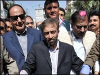  شجاعت، فاروق ستار ملاقات