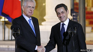 法國總統薩爾科齊(右)在巴黎會晤意大利總理蒙蒂（06/01/2012）
