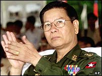 Sesazený barmský premiér Kchin Ňjun 