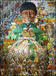 Tanečníci školy Paraiso do Tuiutu