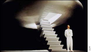 Sekta raeliánů věří, že lidi naklonovali mimozemšťané