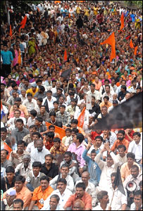 دھاراوی کے مکینوں کا احتجاج