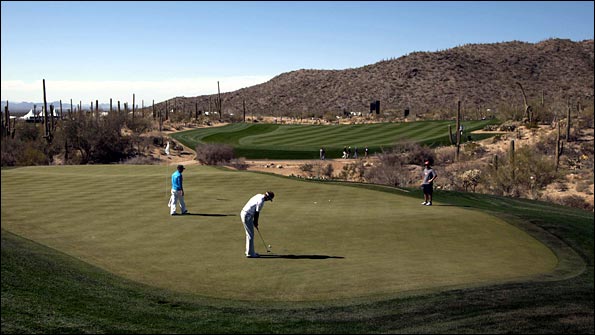 Ian Poulter practising