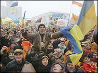 تظاهرات طرفداران ويکتور يوشچنکو در پايتخت اوکراين