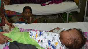 गोरखपूर में इंसेफ़ेलाइटिस