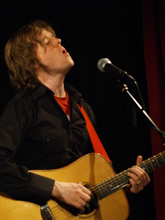 Iain Archer onstage at the Knitting Factory