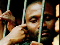 Prisioneiro hutu em Ruanda, em 1995
