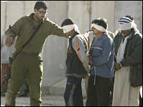 Gözaltına alınan Filistinliler