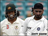 ہربھجن اور سائمنڈز