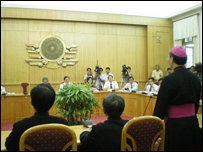 Tổng giám mục Ngô Quang Kiệt tại cuộc gặp quan chức Hà Nội