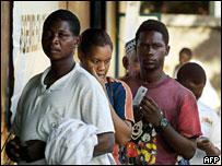 A primeira-ministra de moçambique Luísa Diogo