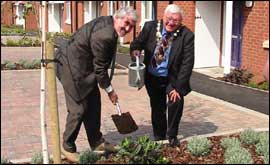 Kerry Pollard MP and St Albans Mayor Gordon Myland plant a lavender bush.