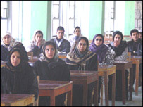 د کانکور ازموينې ته راغلي زده کوونکي