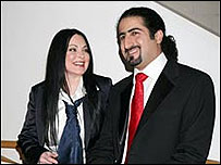 उमर ओसामा और उनकी पत्नी