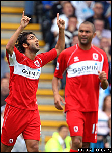 Mido và Alfonso Alves 