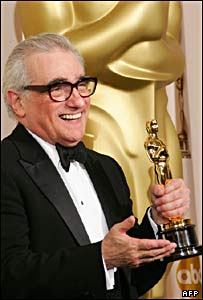 مارتین اسکورسیزی جایزه اسکار را برای فیلم "از دست رفته" می گیرد