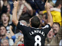 Lampard ăn mừng bàn thắng