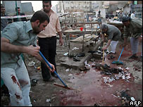 صحنه ای به دنبال انفجار بمب در کربلا