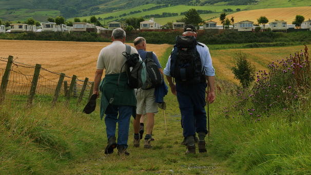 Walking towards Heads of Ayr caravan park