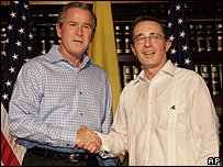 George W. Bush e Álvaro Uribe em Cartagena