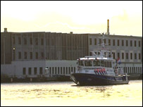 Prisão flutuante na Holanda