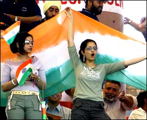 बड़ी संख्या में आए भारतीय समर्थक