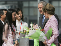 Tổng thống George W Bush và phu nhân 