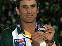 یونس خان کو ناٹنگھم شائر کی طرف سے بھی کھیلنے کی پیشکش ہوئی ہے