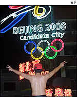Číňané se snažili ze všech sil o pořadatelství LOH 2008