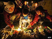 Zapalování svíček za mrtvé