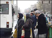 مسافران اتوبوس در تهران