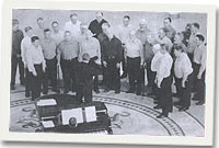 Canu yng nghyntedd un o ysbytai Galway