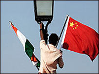 भारत- चीन के झंडे