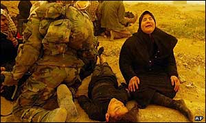 Zatčení muži údajně pomáhali Američanům identifikovat cíle pro bombardování Bagdádu