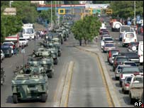 Tanques nas ruas de La Guaira 