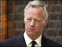 Sir Mark deve comparecer a um tribunal nesta quarta-feira