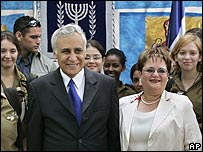 Vợ chồng ông Katsav