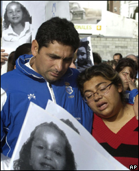 Pais de Mari Luz distribuíram folhetos com fotos de Mari Luz