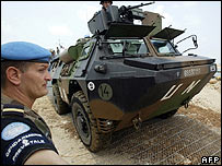 ورود واحدی از مهندسان نظامی فرانسه به بندر ناقوره در لبنان