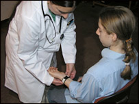 مراجعه به داکتر معالج